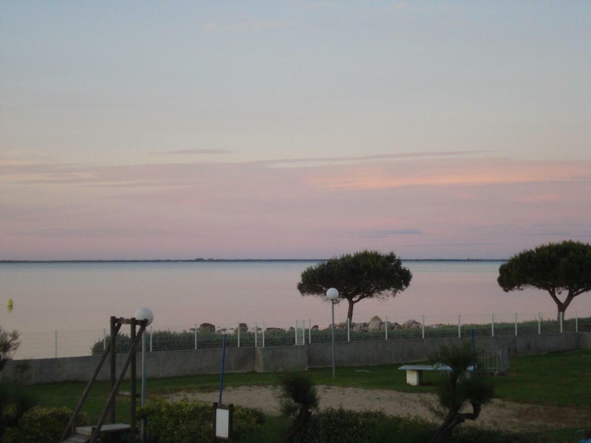 Port Mezua Apartman Mèze Kültér fotó